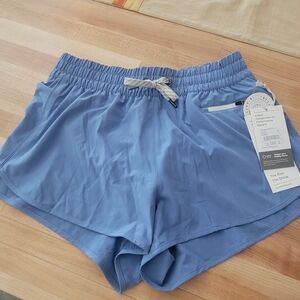 NWT Vuori Clementine Shorts Size Small